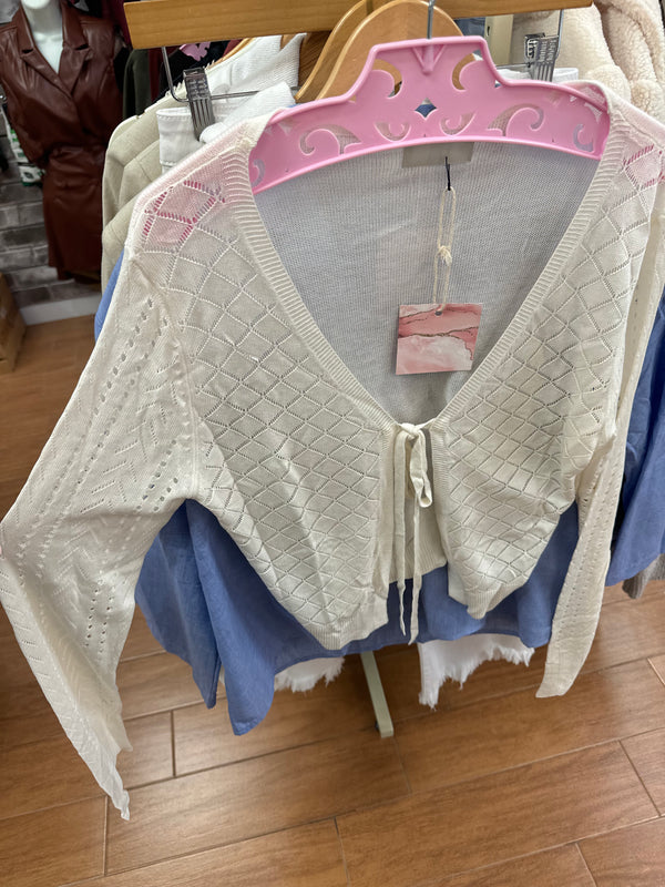 Light Crossed Knit Cream Sweater