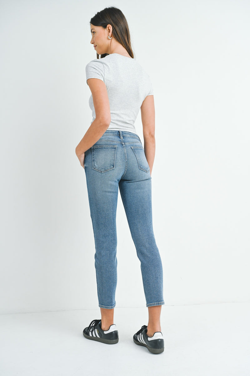 JUST BLACK Slim Mid Rise Relaxed Straight Jean