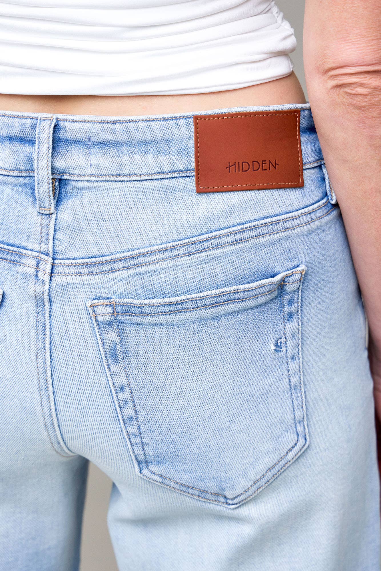 Hidden Logan Light Wash Mid Rise Dad Jean - Heritage - Boutique.com