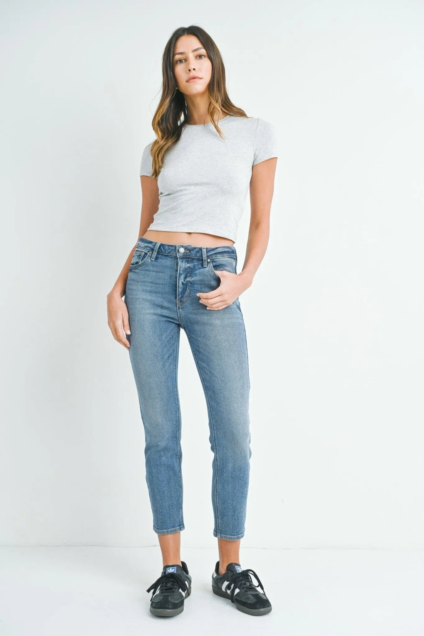 JUST BLACK Slim Mid Rise Relaxed Straight Jean - Heritage - Boutique.com
