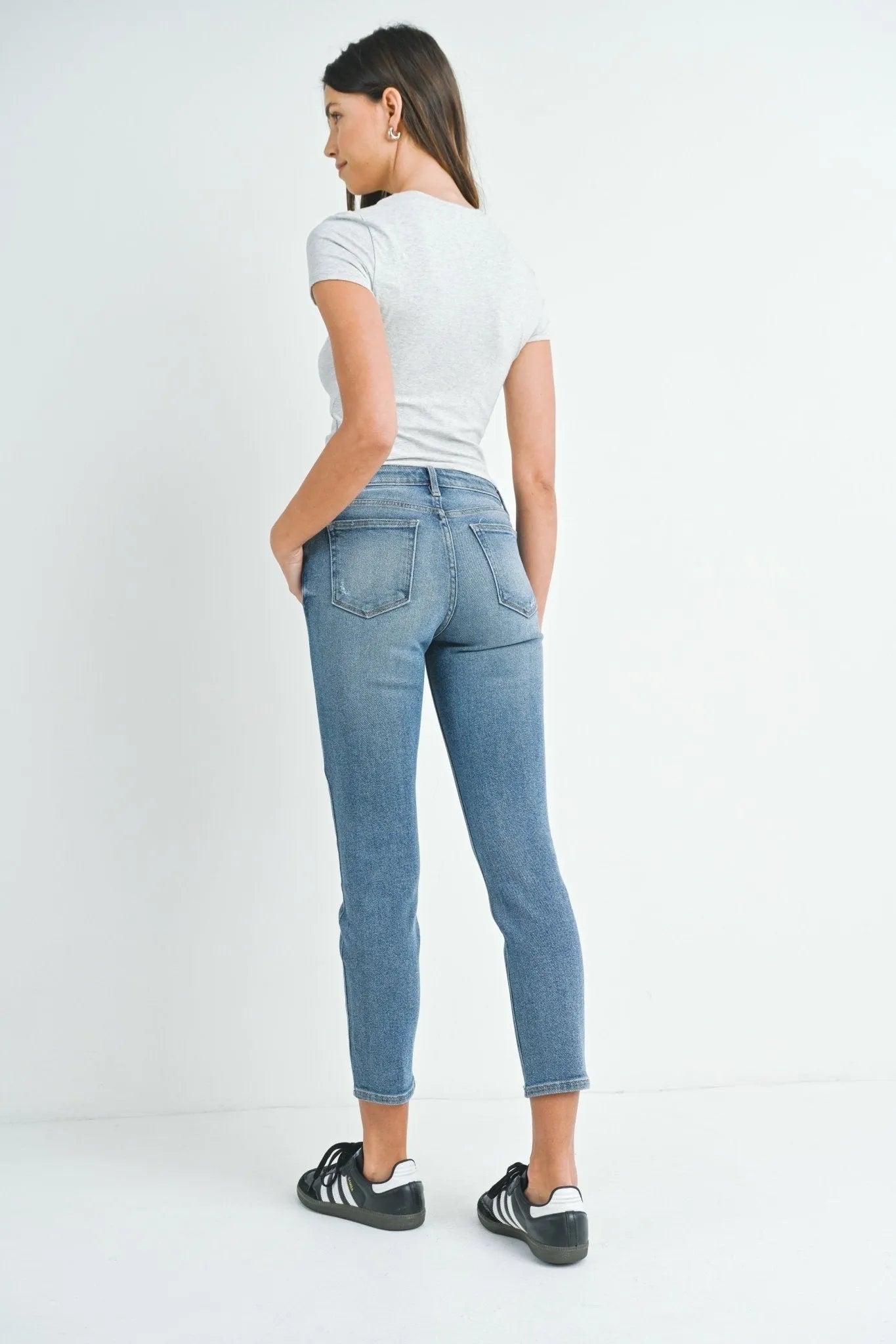 JUST BLACK Slim Mid Rise Relaxed Straight Jean - Heritage - Boutique.com