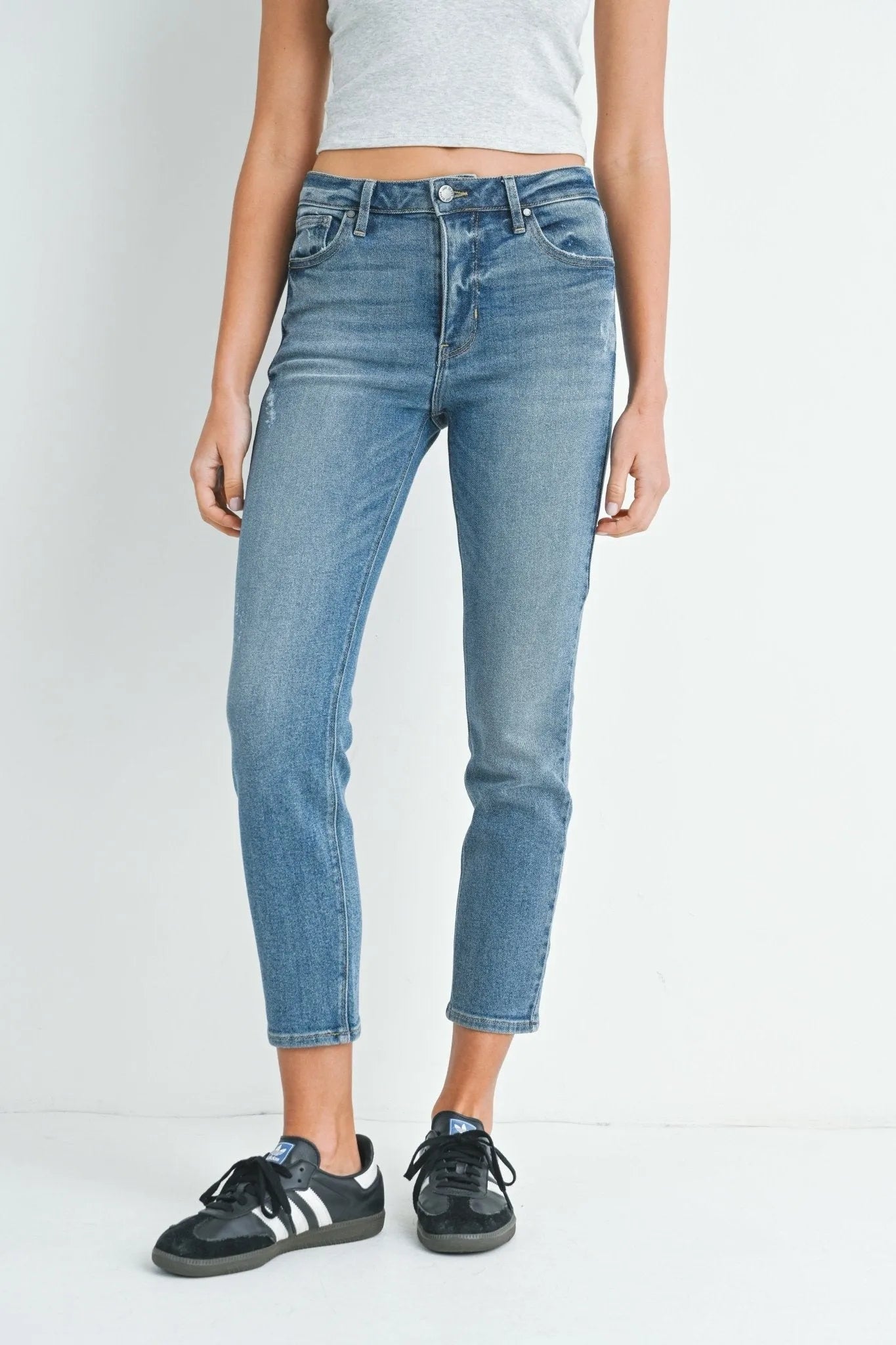 JUST BLACK Slim Mid Rise Relaxed Straight Jean - Heritage - Boutique.com