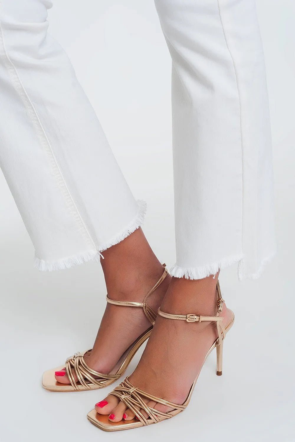 Q2 White Frayed Hem Wide Ankle Jeans - Heritage - Boutique.com